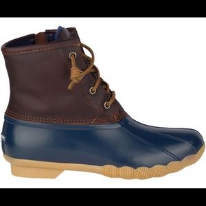 Sperry saltwater duck boot in tan / navy